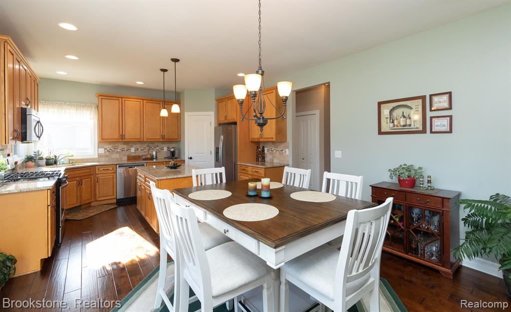 897 MOLDOVIA Drive, White Lake, MI — Photo 18