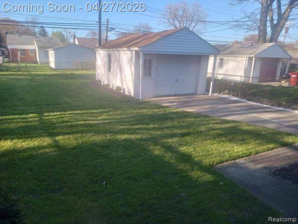 16735 Lincoln Avenue, Eastpointe, MI 48021 — Photo 24