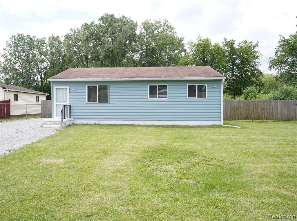 5383 NASSER Street, Flint, MI 48505 — Photo 3