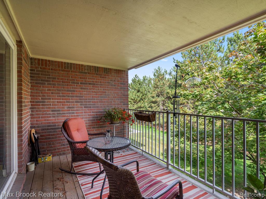 1844 FLAGSTONE Circle, Rochester, MI 48307 — Photo 24