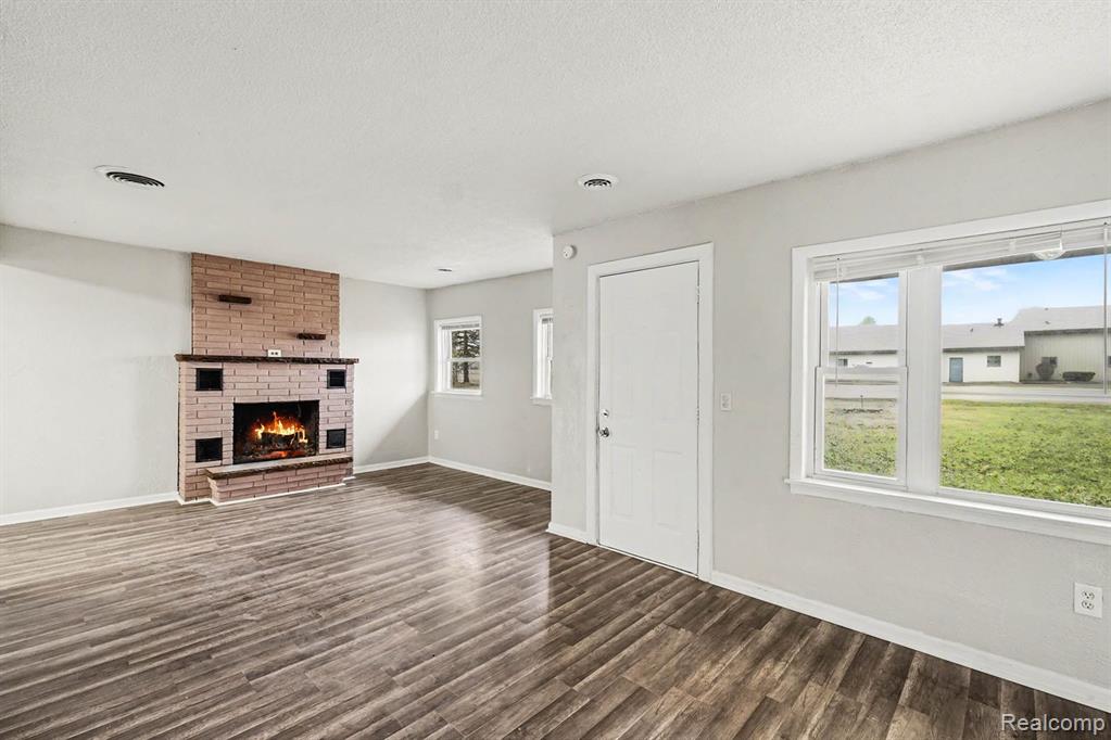 4267 Torrey Road, Flint, MI 48507 — Photo 2