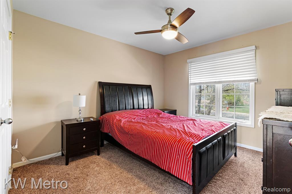 9025 HURON BLUFFS Drive, White Lake, MI — Photo 21