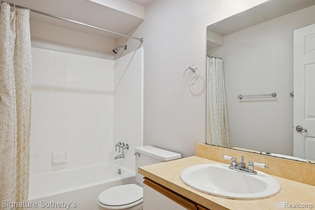 4254 Halkirk Drive, Waterford, MI — Photo 19