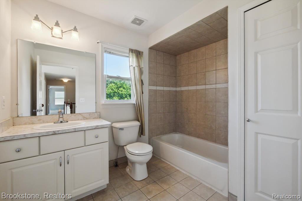 53329 SHAWN Drive, Chesterfield, MI 48047 — Photo 24