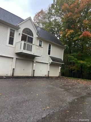 205 MAPLEWOOD, 1, South Lyon, MI 48178 — Photo 2