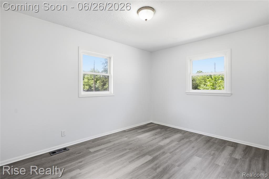 3472 W Gracelawn Avenue, Flint, MI 48504 — Photo 8