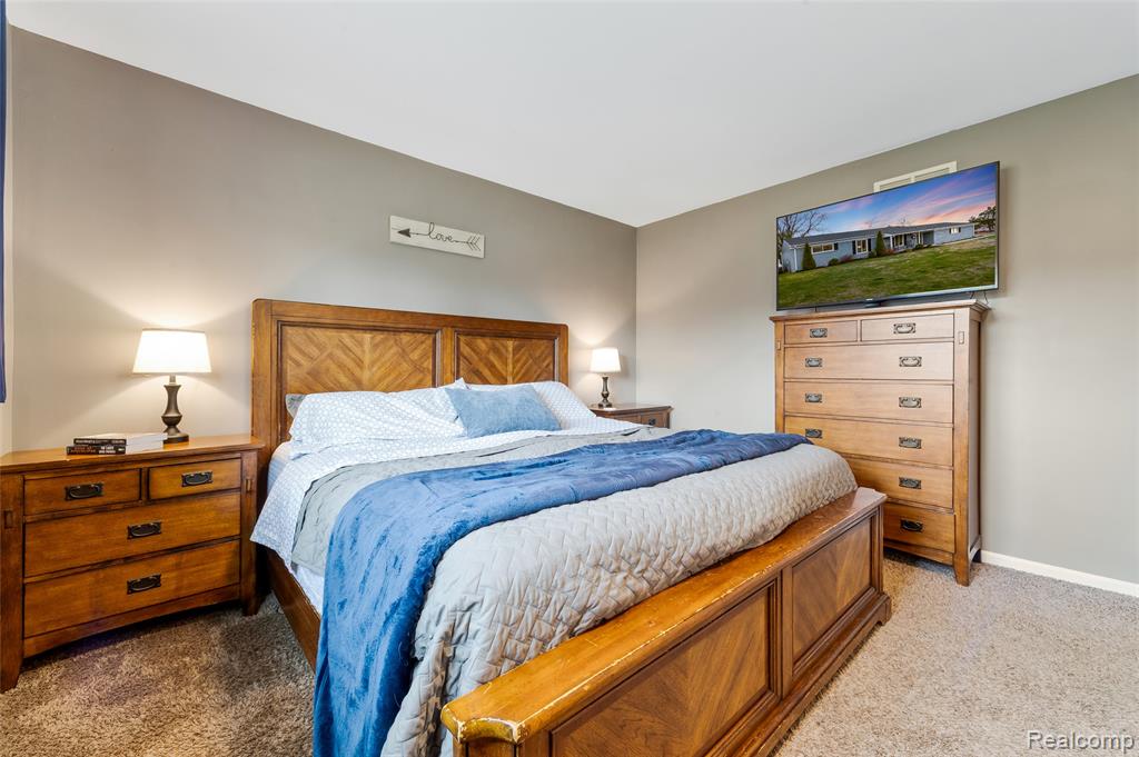 355 Sanders Road, Oxford, MI 48371 — Photo 36