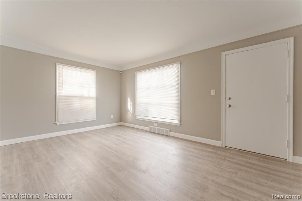 17006 Juliana Avenue, Eastpointe, MI 48021 — Photo 6