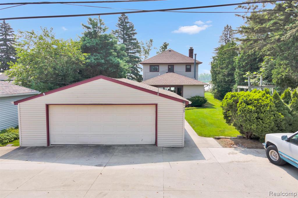 429 Edgewater, Algonac, MI 48001 — Photo 2