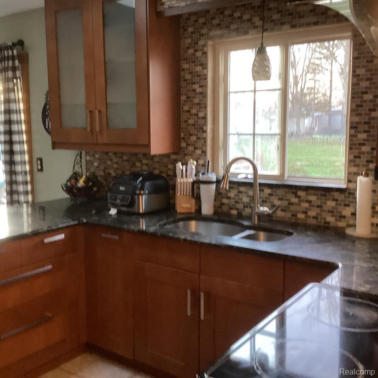 5936 THORNABY Drive, Waterford, MI 48329 — Photo 7