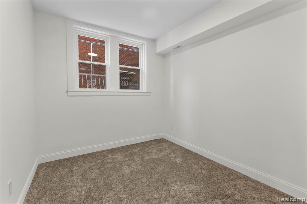 70 Clairmount Ave, Detroit, MI 48202 — Photo 10