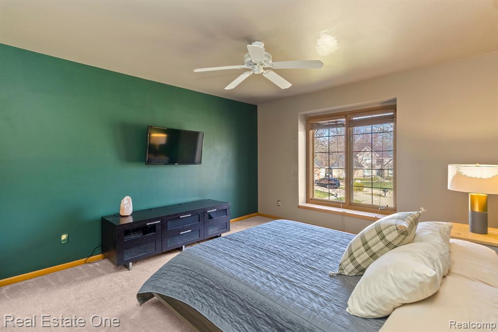 43581 NAVES Court, Clinton Twp, MI 48038 — Photo 36