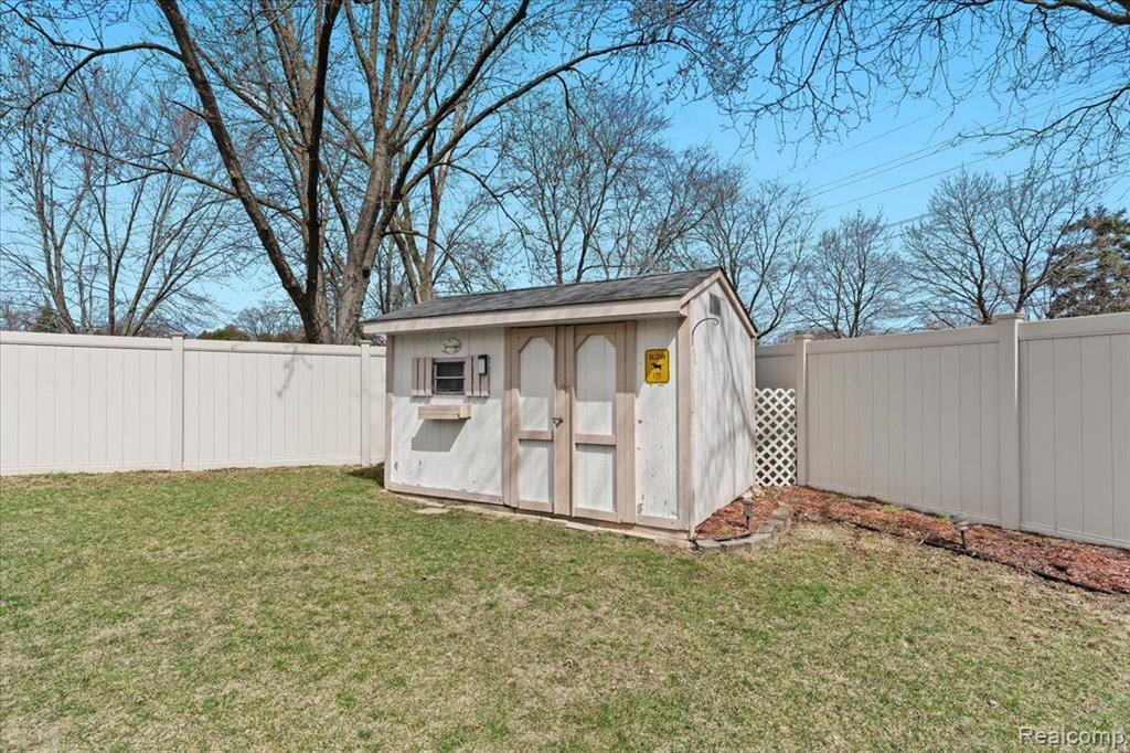 6544 POWDERHORN Drive, Canton, MI 48187 — Photo 36