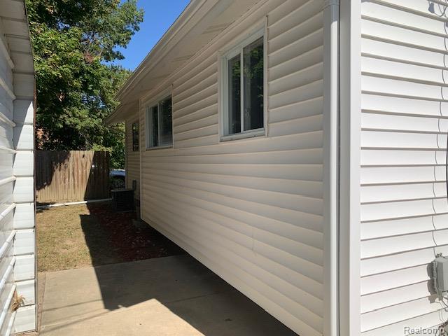5709 Suburban Court, Flint, MI 48505 — Photo 37