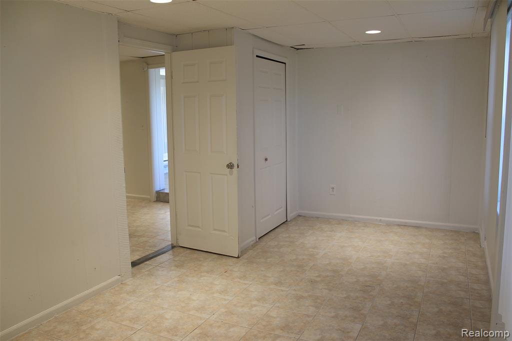 43267 UTICA Road, Sterling Heights, MI 48314 — Photo 9