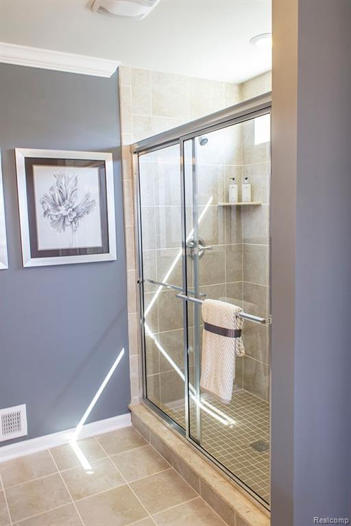 6133 S TRAILWOODS Drive, Ann Arbor, MI 48103 — Photo 9