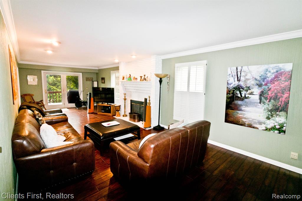 1030 FAIRMOUNT Drive, Ann Arbor, MI 48105 — Photo 7