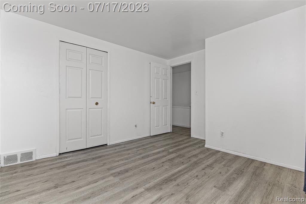 8136 Busko, Warren, MI 48093 — Photo 24