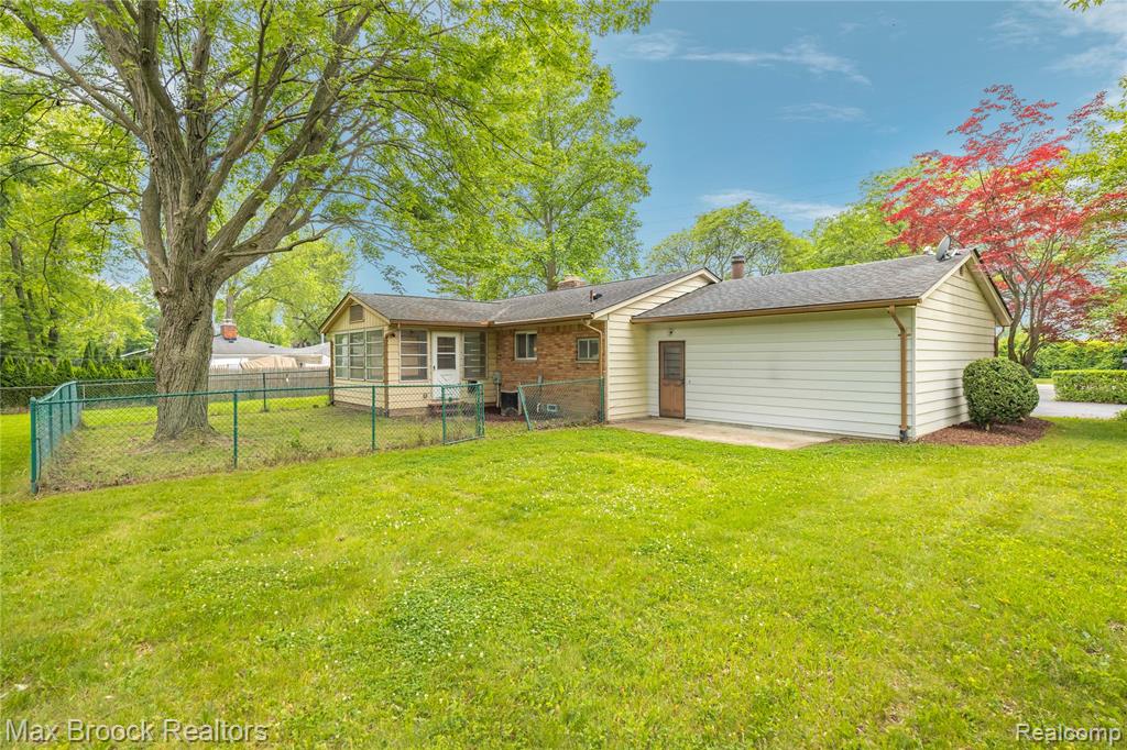 6695 Lahser Road, Bloomfield Hills, MI — Photo 34