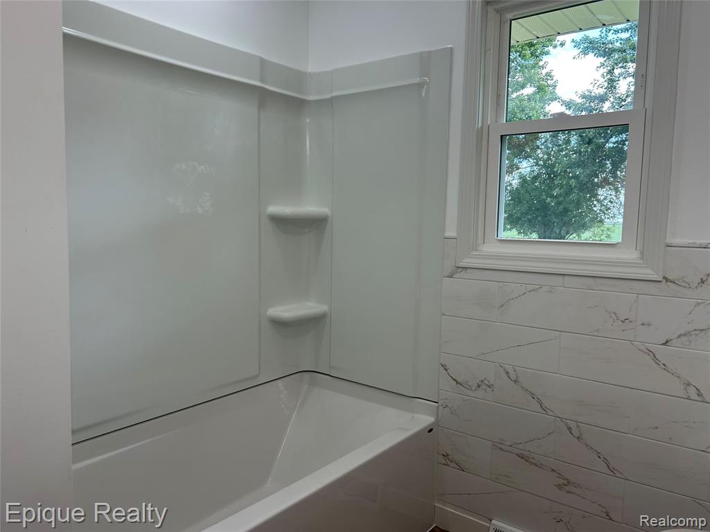 875 S Airport Road, Saginaw, MI 48601 — Photo 21
