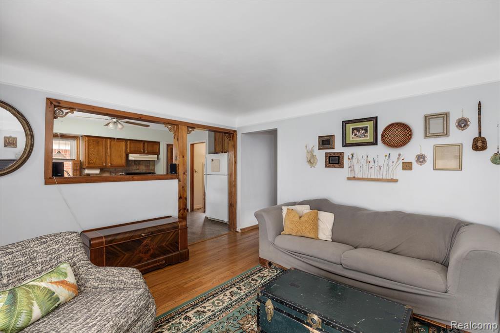 869 LIBERTY Avenue, Lincoln Park, MI 48146 — Photo 5