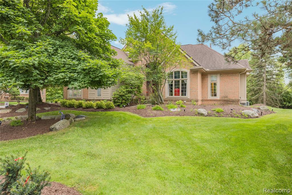 6567 Claremore Court, West Bloomfield, MI — Photo 2