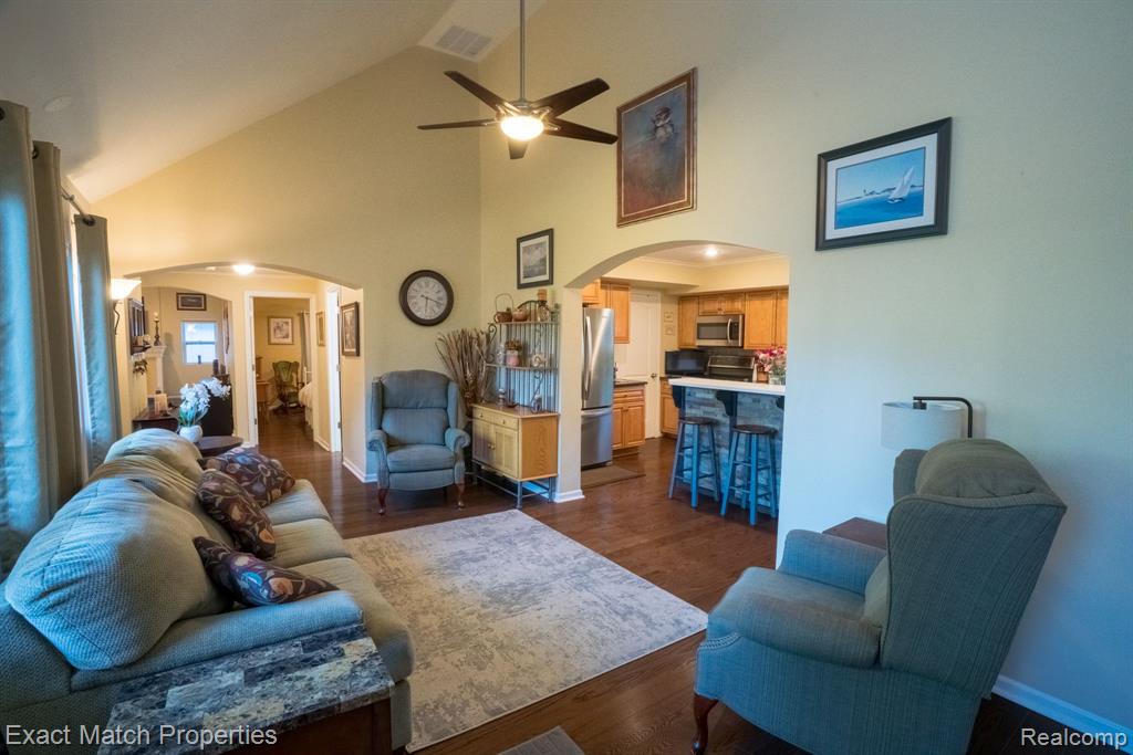 6735 BUCKLAND Avenue, West Bloomfield, MI 48324 — Photo 14