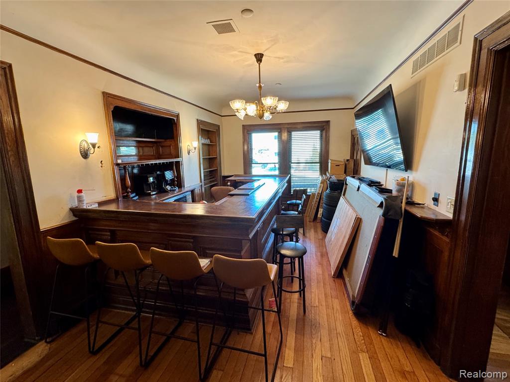 2156 W JEFFERSON Avenue, Trenton, MI, 48183