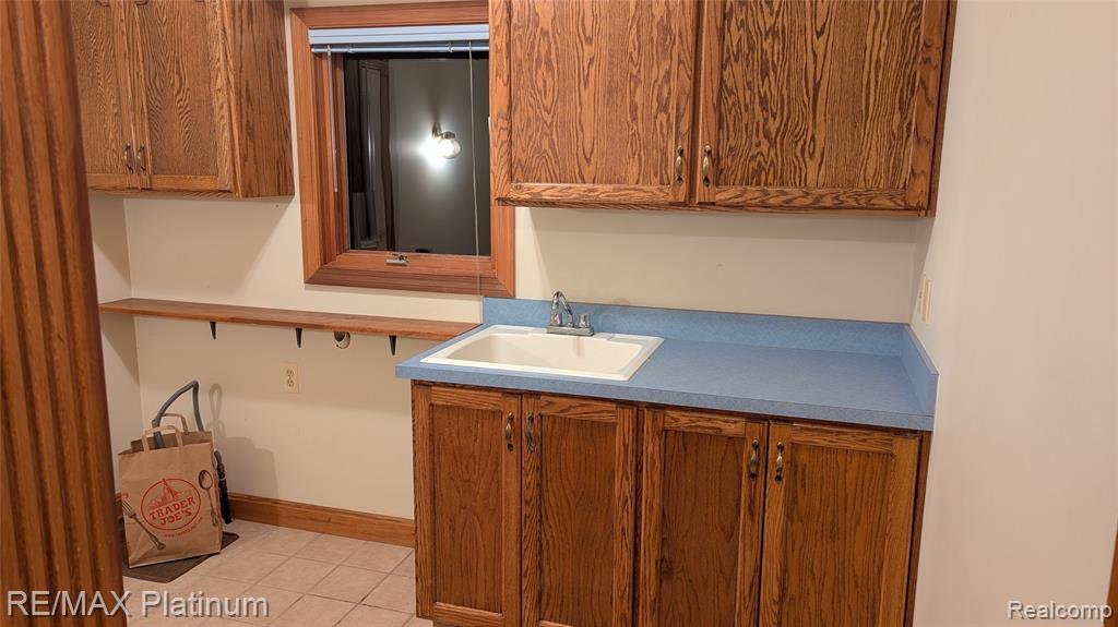 4066 W Knoll, Milford, MI 48380 — Photo 42