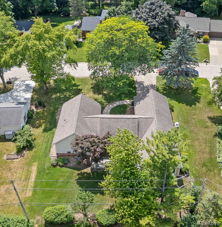 663 Lake Forest Road, Troy, MI 48309 — Photo 35