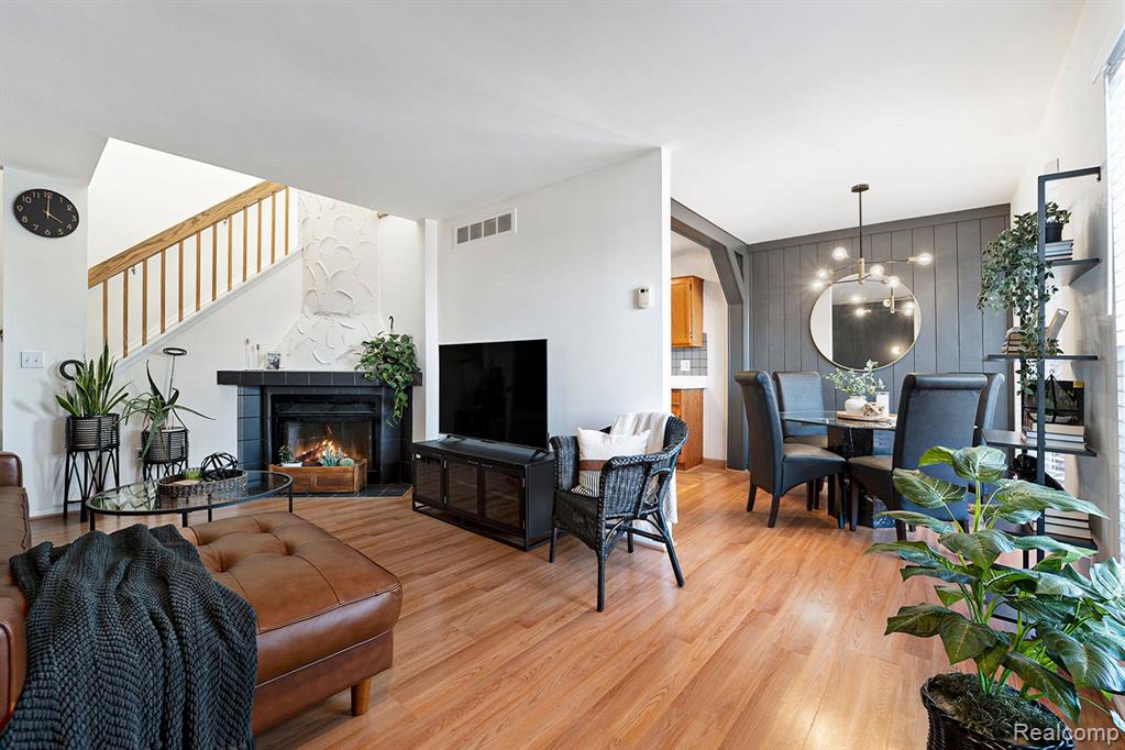 30979 COUNTRY, 163, Farmington Hills, MI 48331 — Photo 4
