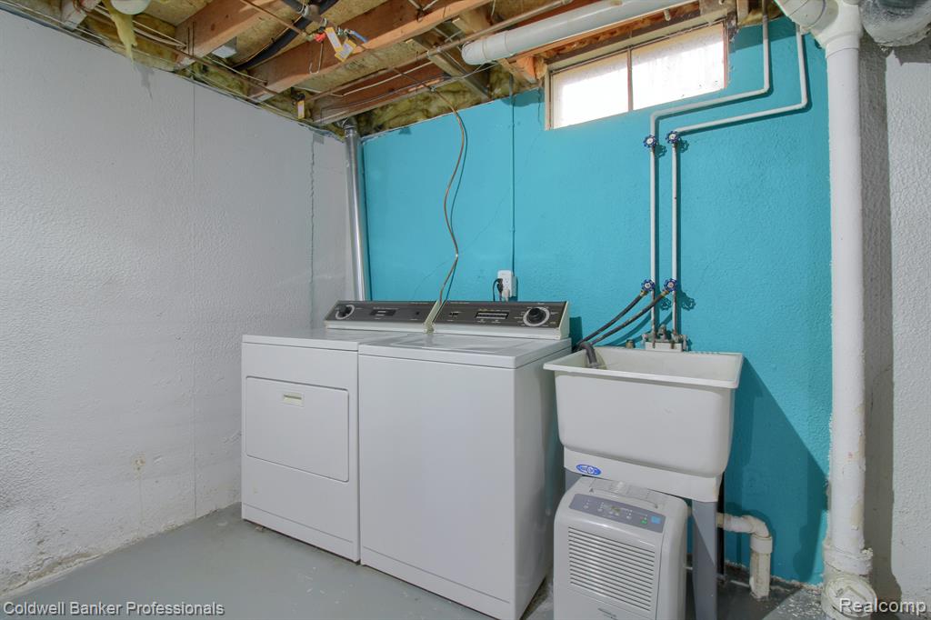 43697 YORKVILLE, Canton, MI 48188 — Photo 20