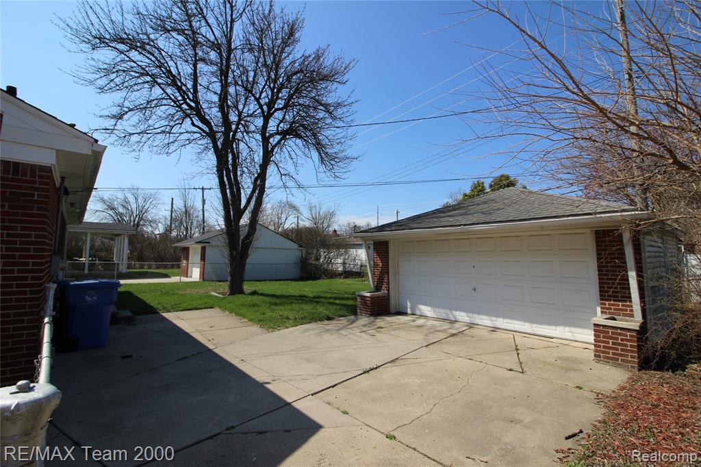 8631 Whitefield Street, Dearborn Heights, MI 48127 — Photo 3