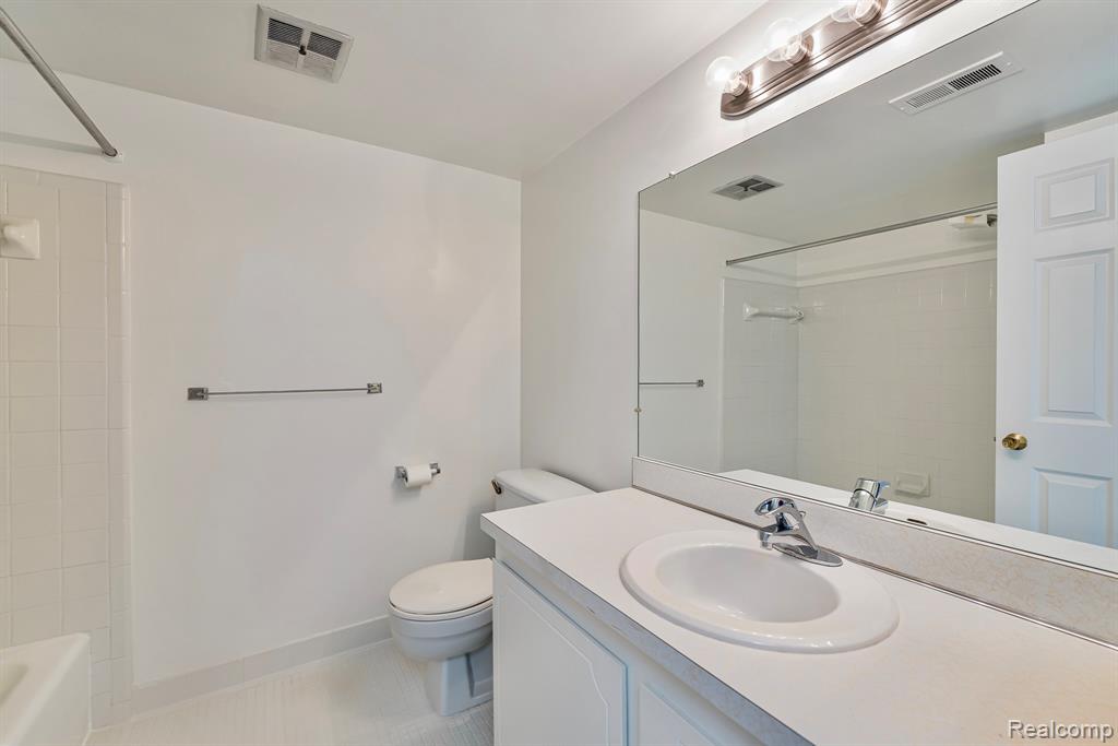 575 E Lincoln Street, Birmingham, MI 48009 — Photo 15