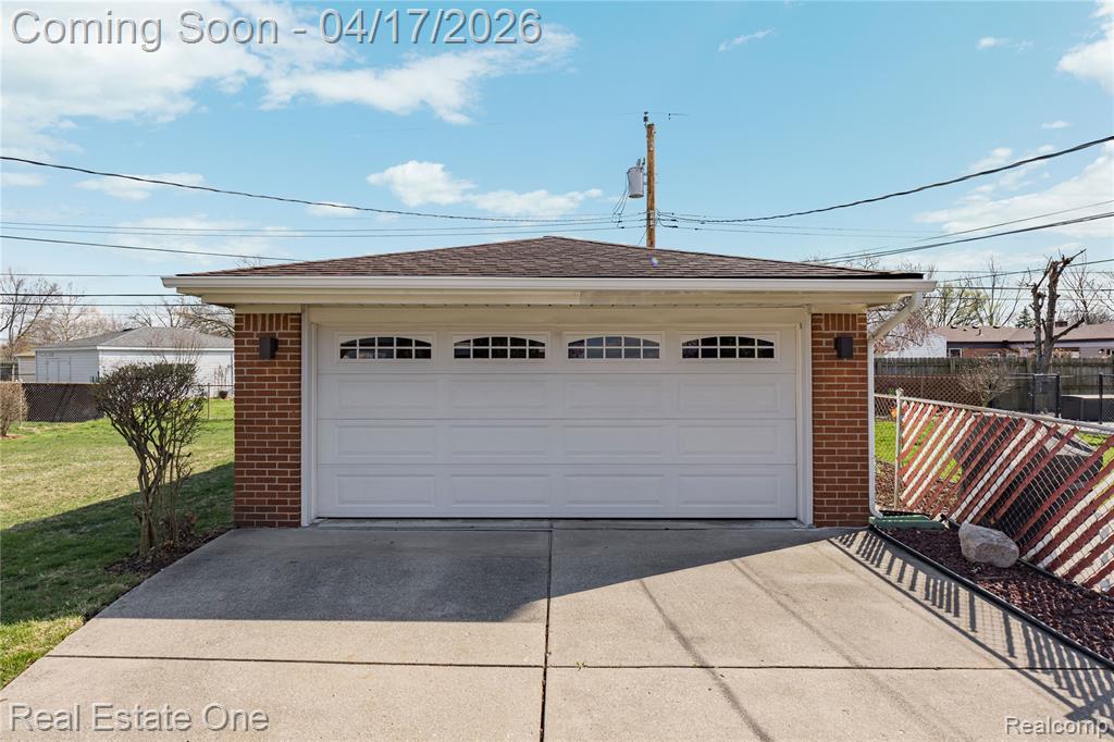 4656 Buckingham Drive, Warren, MI 48092 — Photo 2