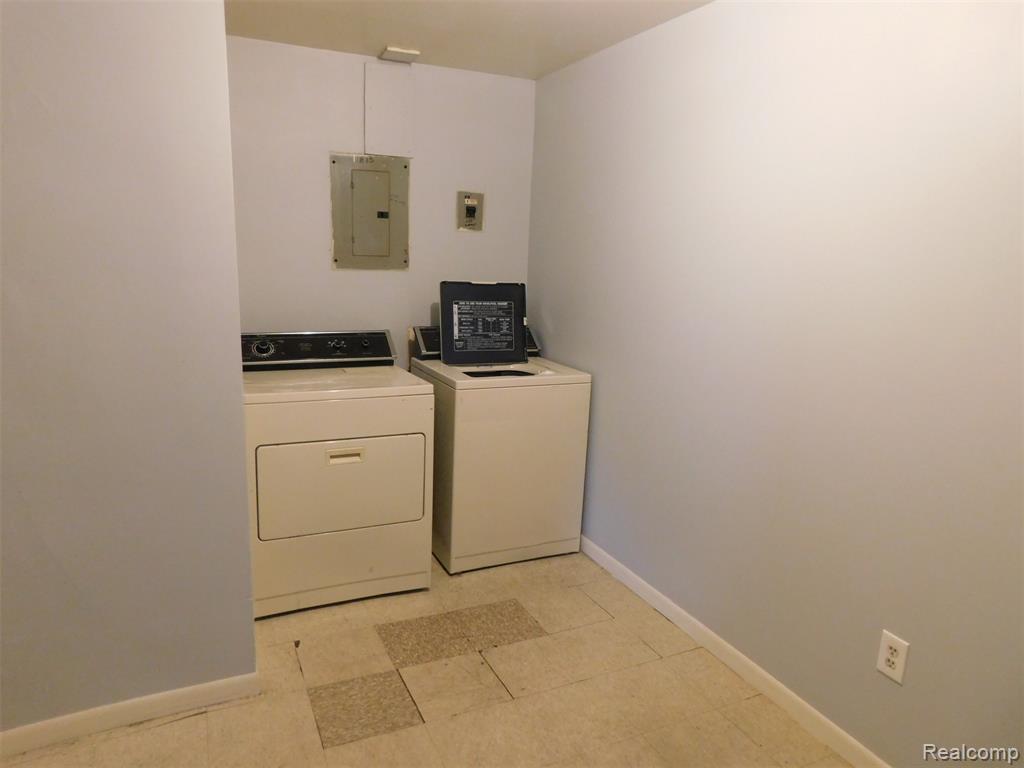 813 Court Street, Port Huron, MI 48060 — Photo 2