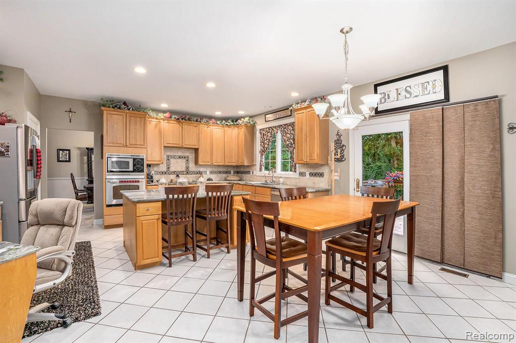 5479 Woodcreek Court, Clarkston, MI 48348 — Photo 10
