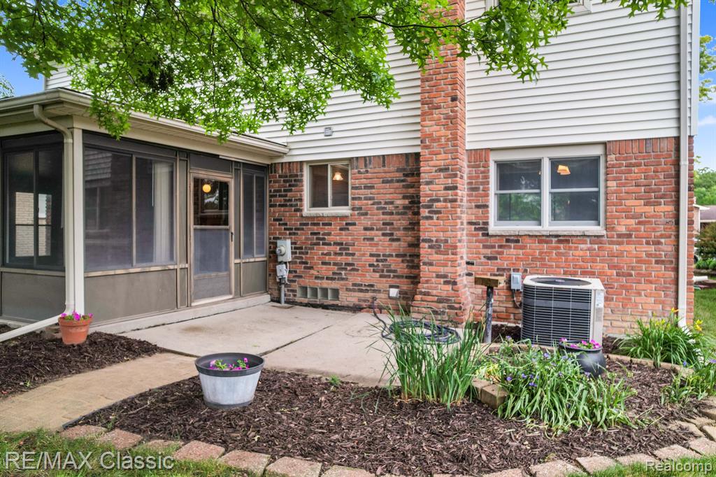 1227 E FRANCISCAN, Canton, MI 48187 — Photo 20