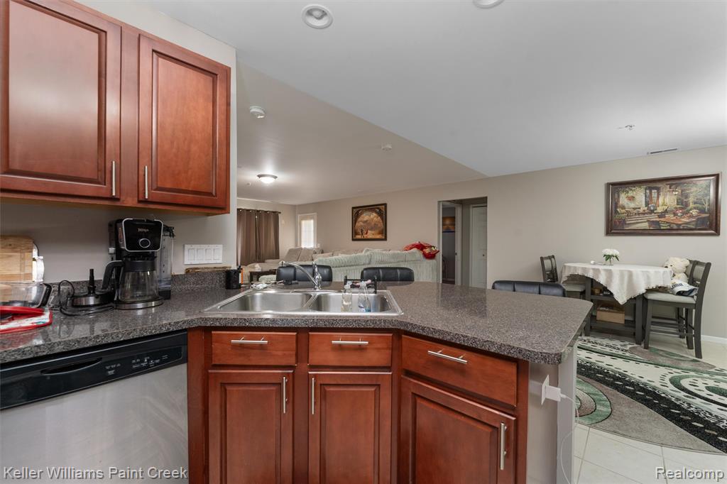 45542 Hidden View Court, Utica, MI 48315 — Photo 11