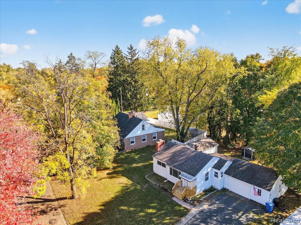 4227 Lanette Drive, Waterford, MI 48328 — Photo 2