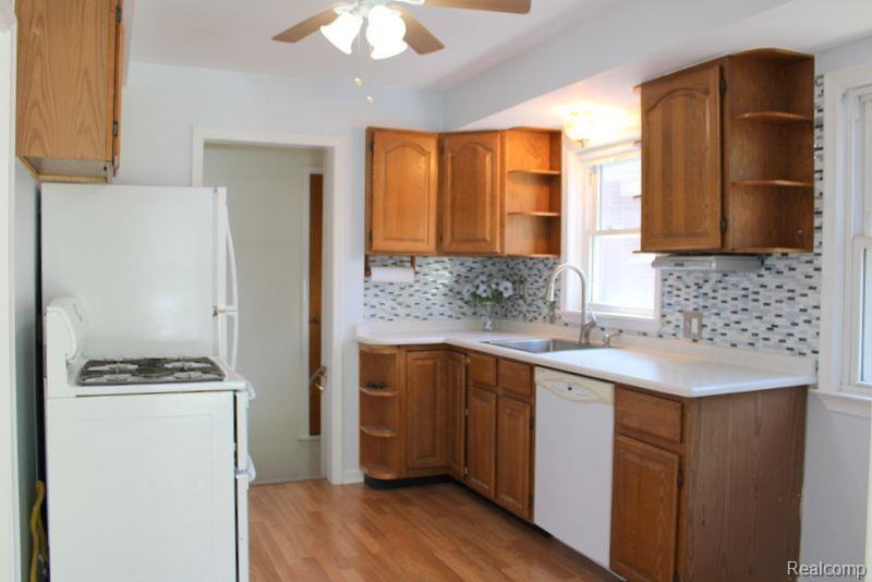 7687 CORTLAND Avenue, Allen Park, MI 48101 — Photo 21