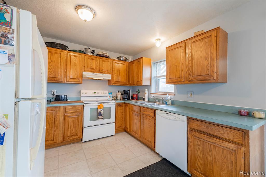7522 Sovey Drive, Newport, MI 48166 — Photo 8