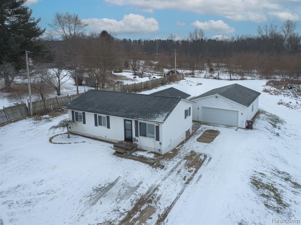 7577 CROFOOT Road, Fowlerville, MI 48836 — Photo 2