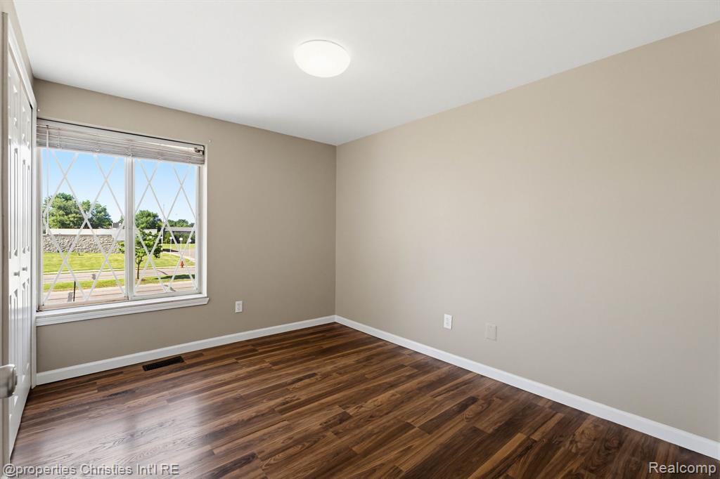 8700 Common Road, Warren, MI 48093 — Photo 25