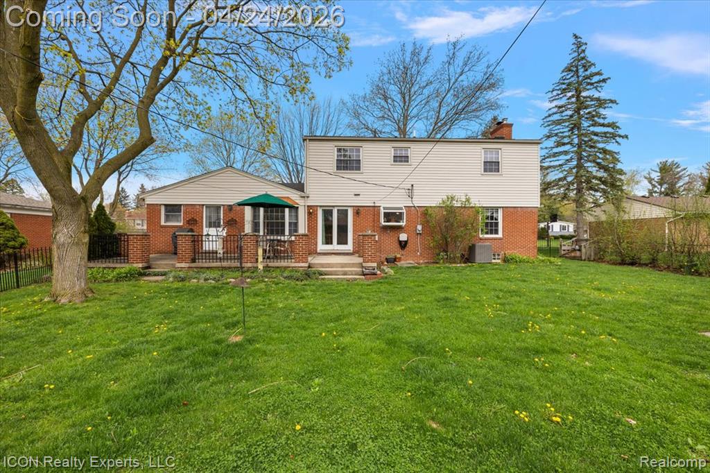 32347 Farmersville Road, Farmington, MI 48334 — Photo 10