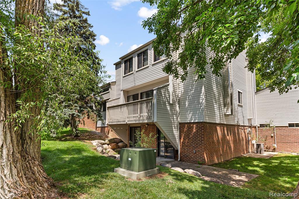 5317 Fairway Lane, West Bloomfield, MI 48323 — Photo 49