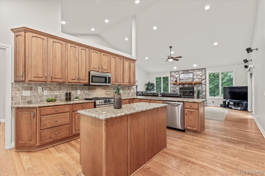 15301 Oak Hollow Drive, Holly, MI 48442 — Photo 21