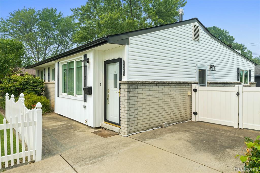 1121 Windham Street, Westland, MI 48186 — Photo 11