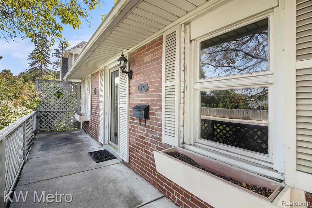 719 W 12 Mile Road, Royal Oak, MI 48073 — Photo 15