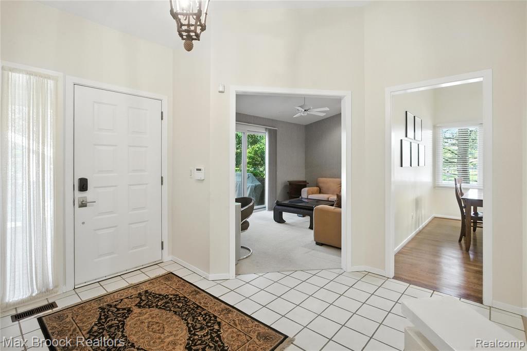 4185 Foxpointe Drive, West Bloomfield, MI 48323 — Photo 6